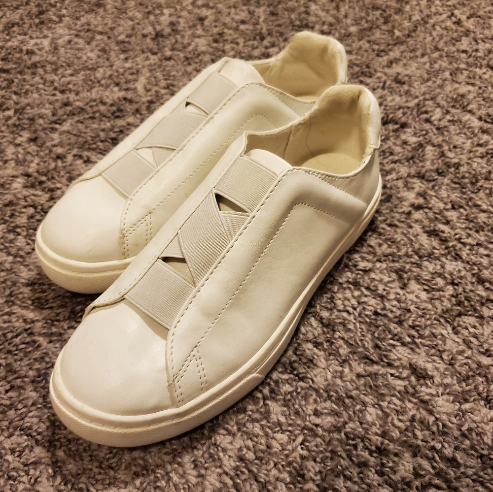 Sport shoes